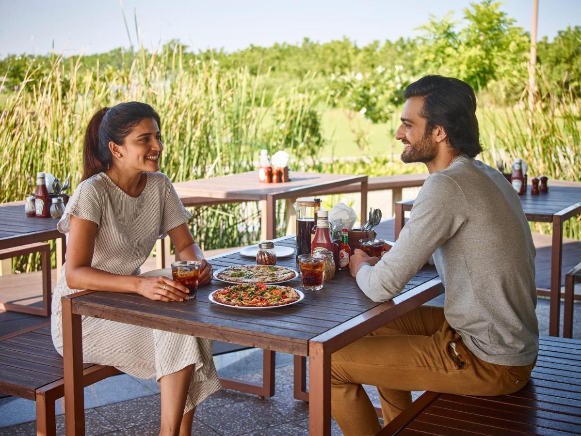 Life At Repose- Lake Villas Resort & Club Chor Warodra Extérieur photo