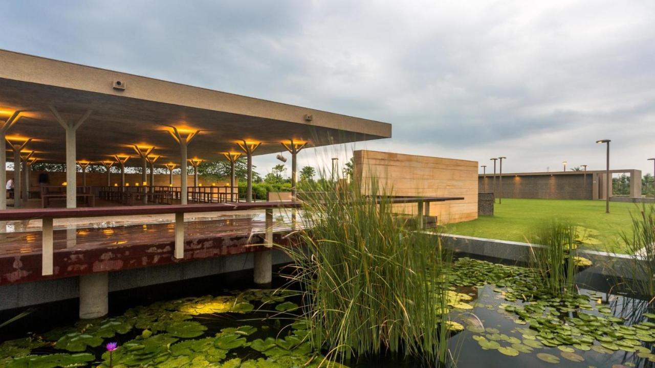 Life At Repose- Lake Villas Resort & Club Chor Warodra Extérieur photo