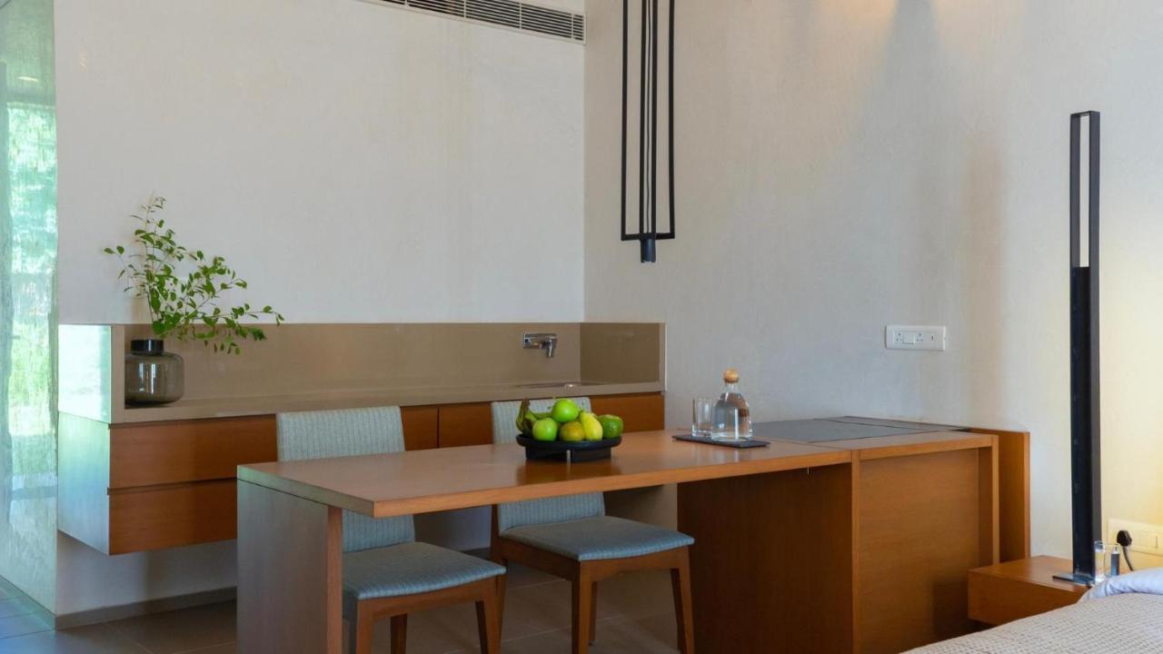 Life At Repose- Lake Villas Resort & Club Chor Warodra Extérieur photo